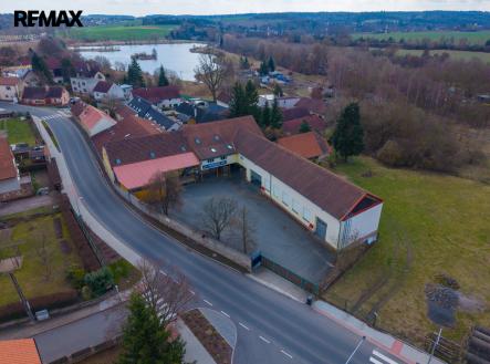 vjezd pro kamiony, parkování, rampa, sklady | Pronájem - skladovací prostor, 4 394 m²
