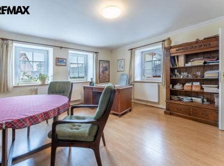 přízemí - kancelář č. 1 | Pronájem - skladovací prostor, 4 394 m²