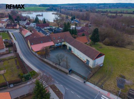 vjezd pro kamiony, parkování, rampa, sklady | Pronájem - skladovací prostor, 4 394 m²