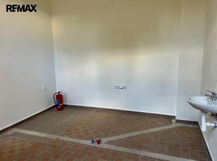 img-5563.jpeg | Pronájem - obchodní prostor, 40 m²