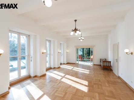 1dsc05768-enhanced-nr.jpg | Prodej - dům/vila, 675 m²