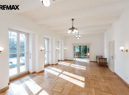 1dsc05768-enhanced-nr.jpg | Prodej - dům/vila, 675 m²