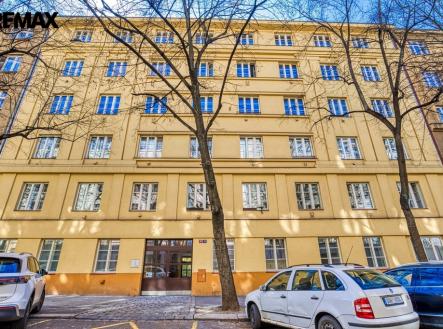 Pohled na dům | Prodej bytu, 2+kk, 44 m²