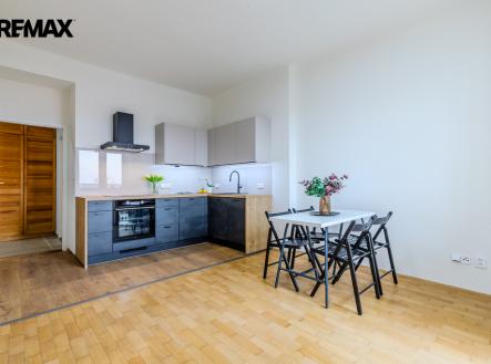 04stromka-01n.jpg | Prodej bytu, 2+kk, 60 m²