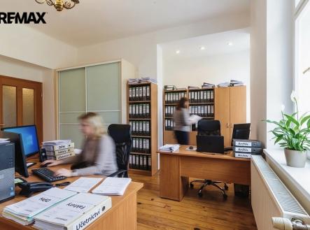 02a.jpg | Prodej - obchodní prostor, 403 m²