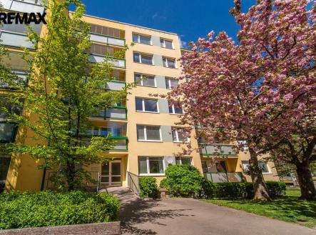 blatenska-19-23.jpg | Pronájem bytu, 2+kk, 45 m²