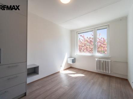 Ložnice s vestavěnými skříněmi | Pronájem bytu, 2+kk, 45 m²