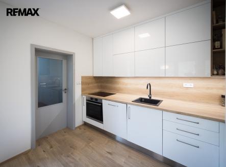 adamov-mica5280.jpg | Prodej bytu, 2+kk, 64 m²