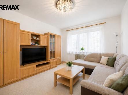 obyvaci-pokoj-okno.png | Prodej bytu, 3+1, 89 m²