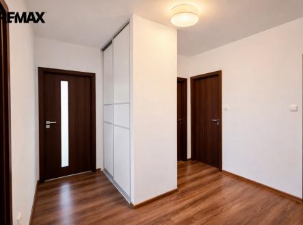 Chodba- vstup do bytu | Pronájem bytu, 3+1, 73 m²