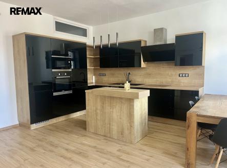 img-8047.jpeg | Pronájem bytu, 3+kk, 87 m²