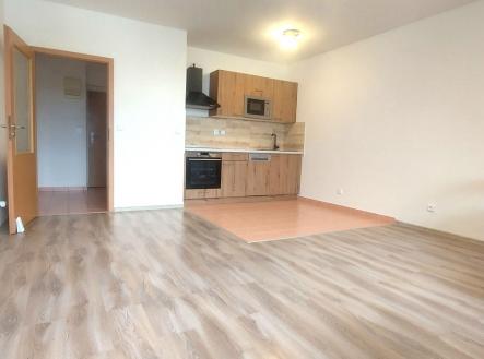 kuchyn-nova-a-stul.jpg | Pronájem bytu, 1+kk, 33 m²