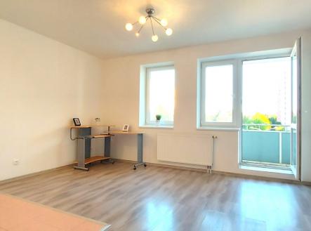 obyvak-a-balkon2.jpg | Pronájem bytu, 1+kk, 33 m²
