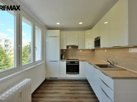 Pronájem bytu, 3+1, 77 m²