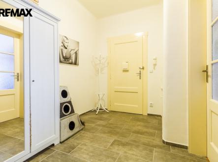 předsíň | Pronájem bytu, 1+1, 47 m²