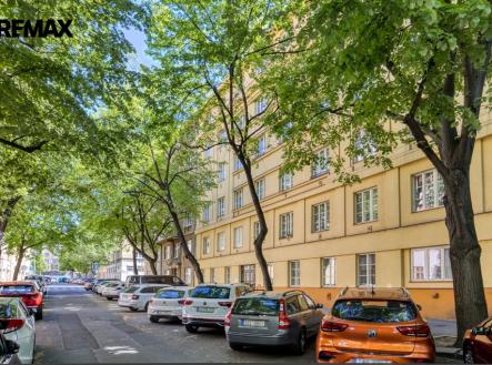 Pohled na dům | Prodej bytu, 2+kk, 46 m²