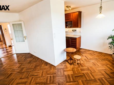 004-obyvaci-pokoj-a-kk.png | Prodej bytu, 3+kk, 80 m²