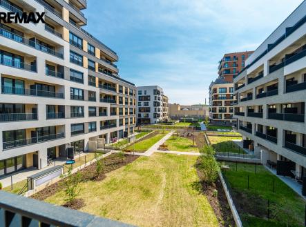 byt-tesla-hloubetin-2.jpg | Pronájem bytu, 1+kk, 41 m²