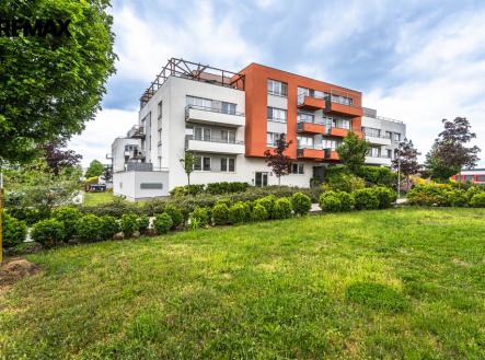 pohled na dům | Prodej bytu, 2+kk, 57 m²