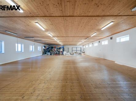 Výrobní, skladový areál Troubsko | Pronájem - výrobní prostor, 242 m²