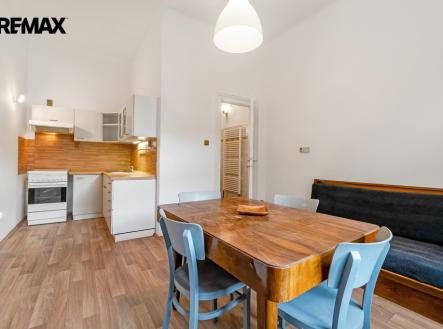 jídelna | Pronájem bytu, 2+1, 72 m²