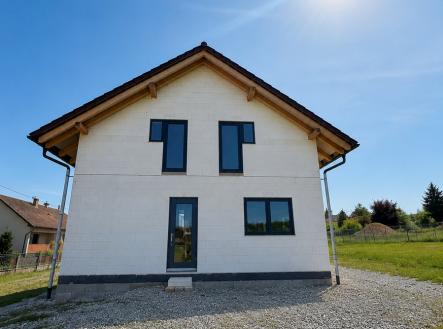 63948189-c12d-4e32-949c-c77a7a2bc26e.png | Prodej - dům/vila, 153 m²