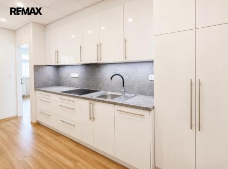 kuchyně | Pronájem bytu, 2+1, 49 m²