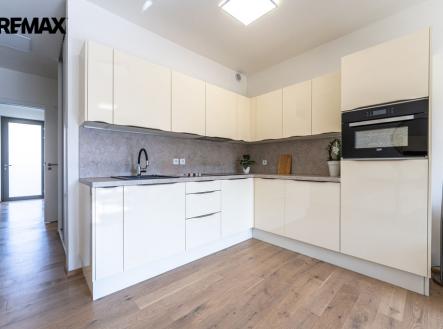 mh7-8789.jpg | Pronájem bytu, 2+kk, 46 m²