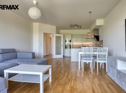 Obývací pokoj s kuchyňským koutem | Pronájem bytu, 4+kk, 114 m²