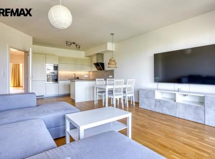 Obývací pokoj s kuchyňským koutem | Pronájem bytu, 4+kk, 114 m²