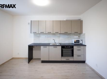 byt3-mica6506.jpg | Pronájem bytu, 2+kk, 39 m²