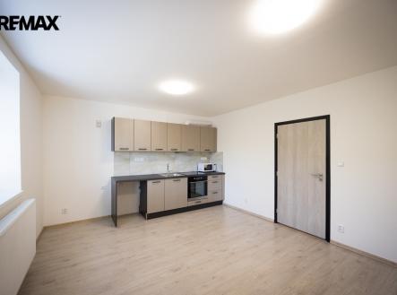 byt3-mica6500.jpg | Pronájem bytu, 2+kk, 39 m²
