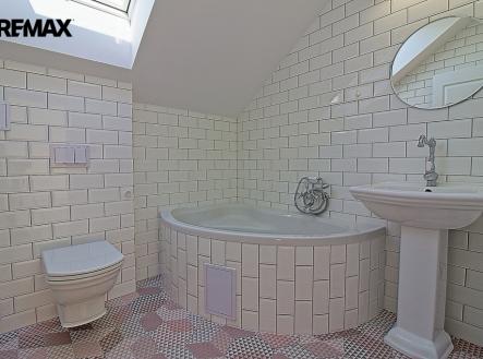 koupelna v patře | Prodej bytu, atypický, 141 m²