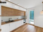 Pronájem bytu, 3+kk, 16 475 m²