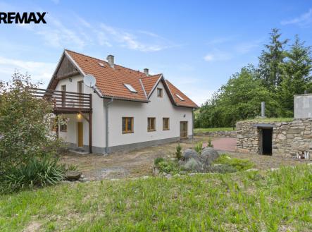 Zadní pohled z Jižní strany | Prodej - dům/vila, 170 m²