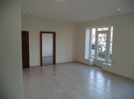 . | Pronájem - obchodní prostor, 47 m²