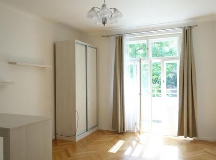 . | Pronájem bytu, 1+kk, 30 m²