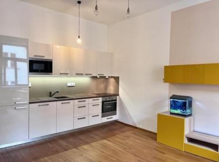 . | Pronájem bytu, 3+kk, 74 m²