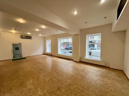 . | Pronájem - obchodní prostor, 91 m²