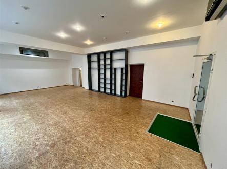 . | Pronájem - obchodní prostor, 91 m²