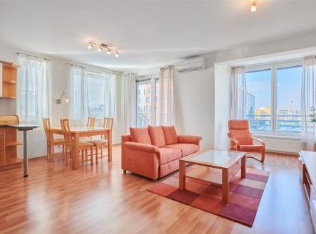 . | Pronájem bytu, 3+kk, 86 m²