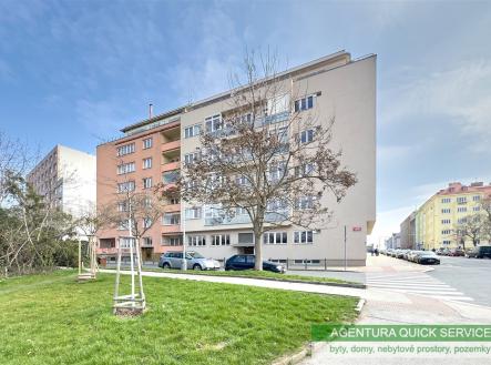 Pohled na dům | Prodej bytu, 3+1, 105 m²