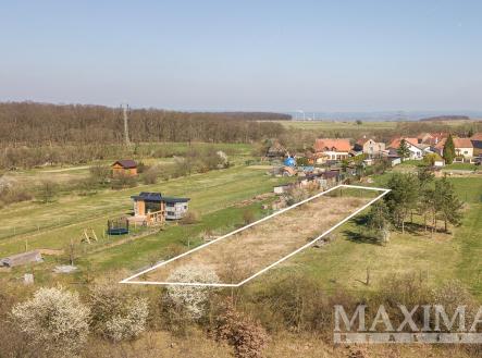   | Prodej - pozemek pro bydlení, 1 000 m²