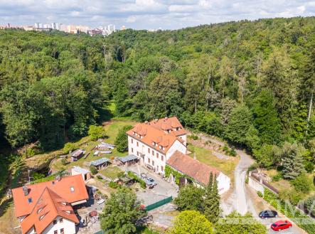   | Prodej - dům/vila, 968 m²