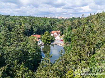   | Prodej - dům/vila, 968 m²