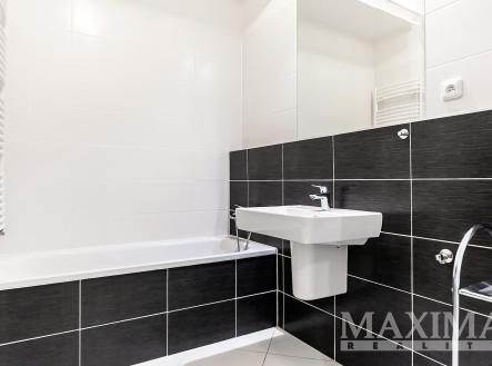   | Pronájem bytu, 2+kk, 62 m²