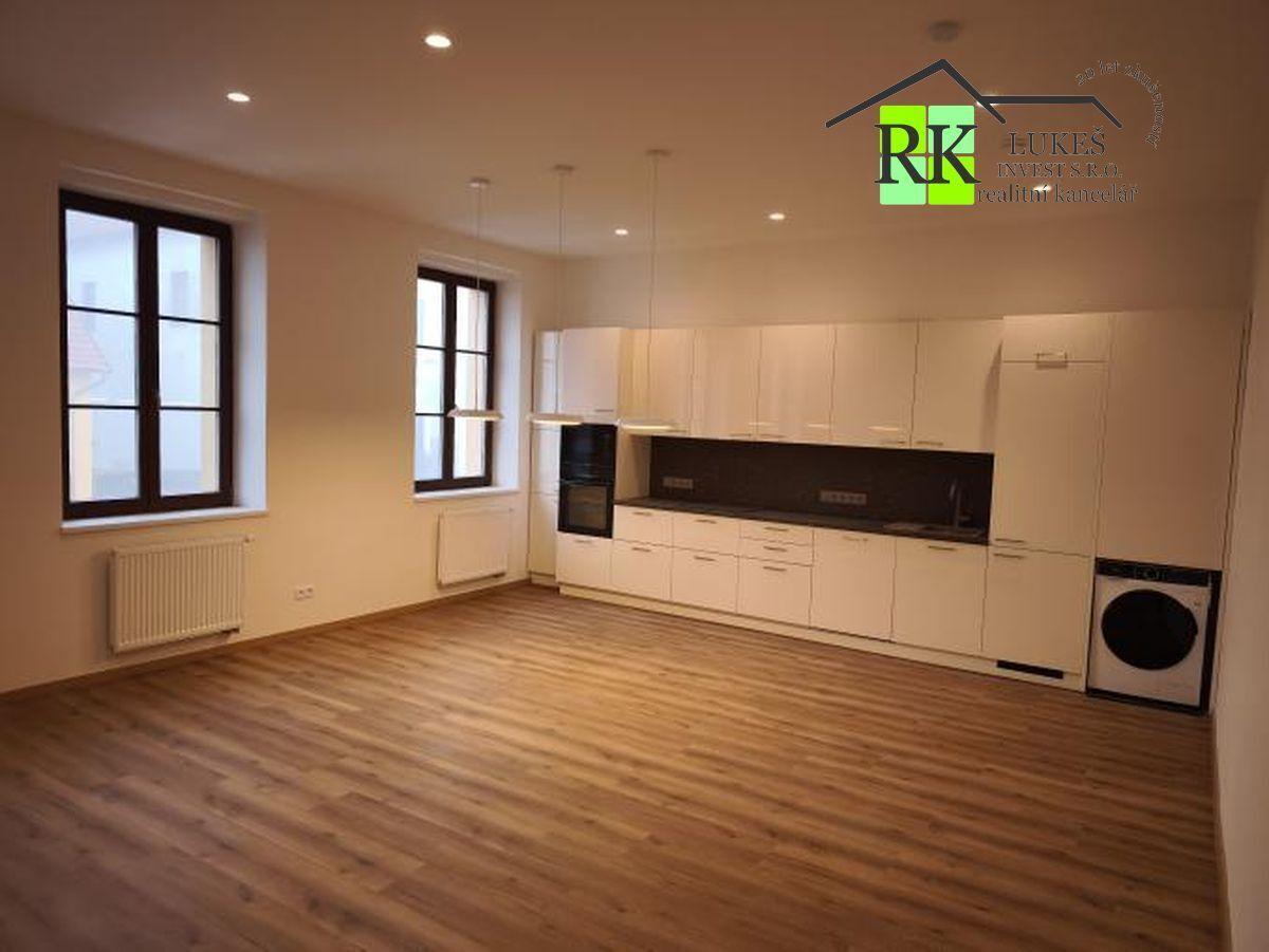 Ondřejov u Prahy, zděný byt po rekonstrukci 3+kk, 76m2. 1. Patro.