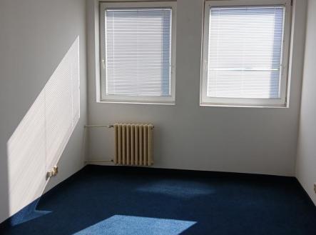 20260528_083331.jpg | Pronájem - kanceláře, 13 m²
