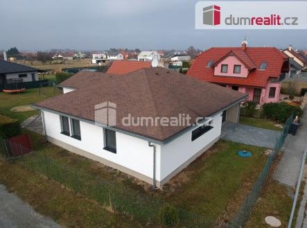 4 | Prodej - dům/vila, 213 m²