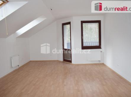 Prodej - nájemní dům, 2 718 m²
